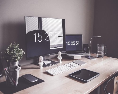 Gaming PC and contemporary display setups